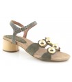 Sandalias con adornos en semiesfera en color verde