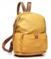 Bolso tipo mochila en color amarillo