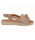 Sandalia plana en color taupe