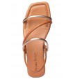 Sandalia en color brandy combinada con metalizado