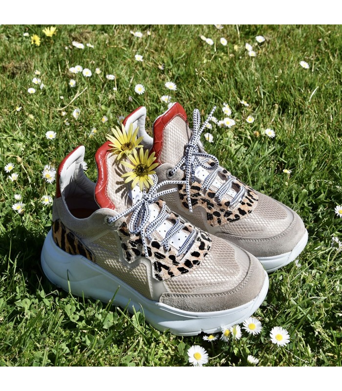 Deportivo con plataforma con animal print