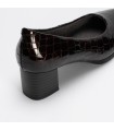 Zapato corte salón en color burdeos