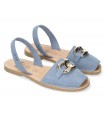 Sandalias de color azul estilo abarca