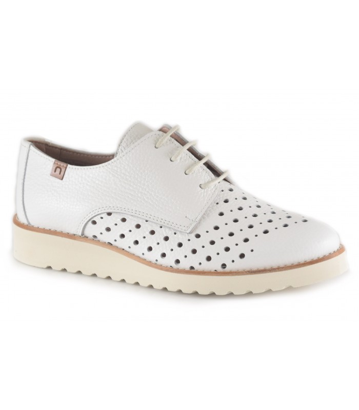 Zapato blucher con el corte calado