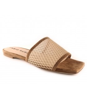 Sandalias de horma cuadrada en color crudo