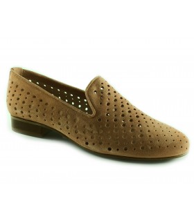 Mocasín con copete con el corte calado