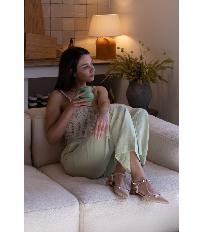 Salón para mujer con tachas
