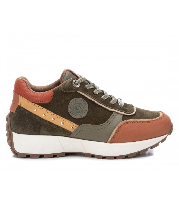 Deportivo de color caqui con cordones