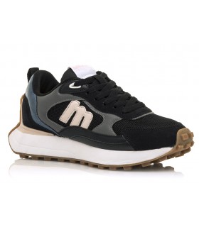 Deportivo con plataforma en color negro