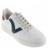 Deportivo en color blanco combinado con marino