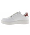 Deportivo en color blanco combinado con marino
