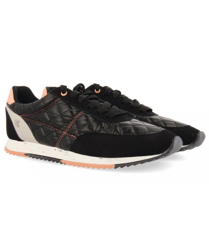 Deportivo de color negro para mujer
