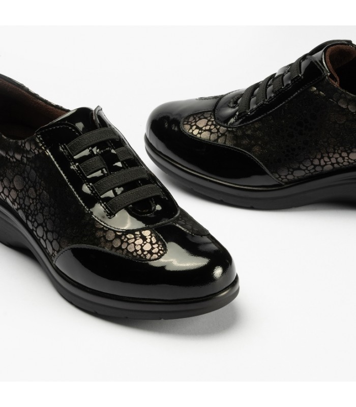 Zapato estampado en color negro