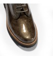 Zapatos con cordones en charol color humo