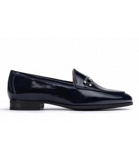 Mocasín con estribo en color negro