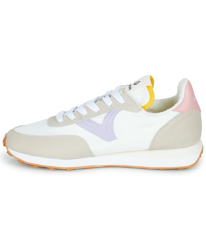 Deportivo de corte clásico en color blanco con lila 