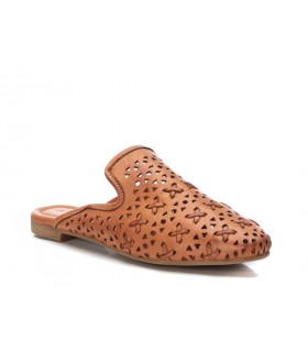 Mules en piel camel de mujer