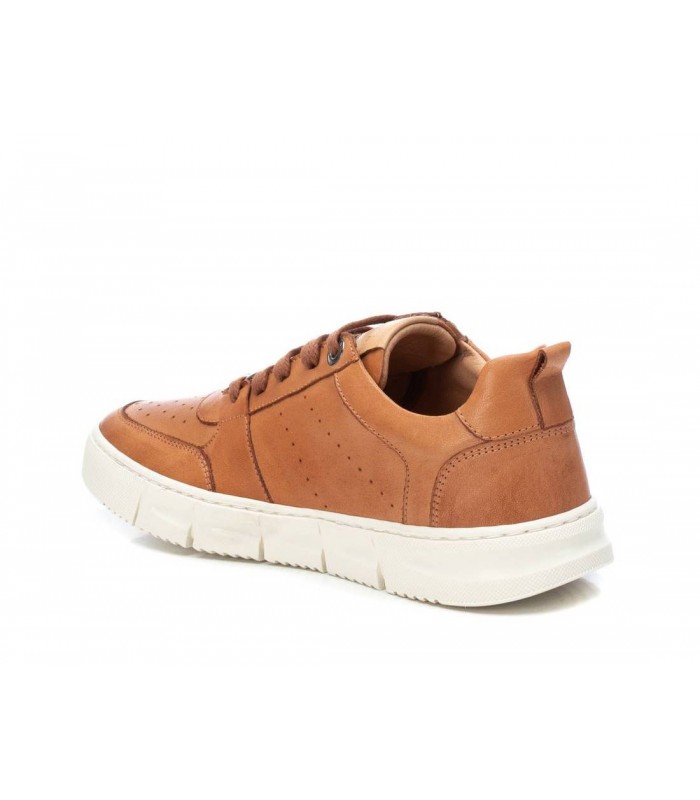 Zapatos deportivos en camel