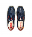 Deportivo de piel en color azul