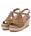 Sandalia para mujer de cuña en color taupe