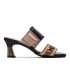 Sandalias en color negro combinadas con vinilo