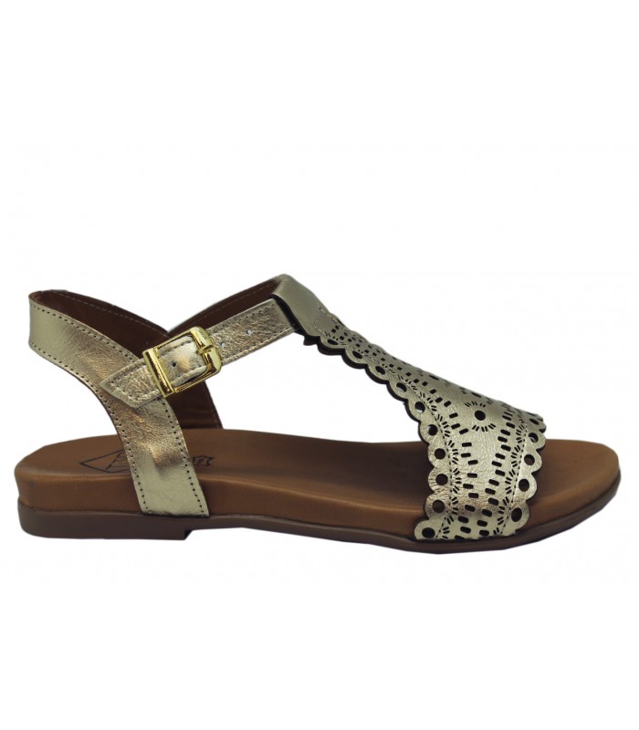 Sandalia plana para mujer en color dorado