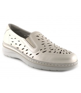 Mocasín con elásticos en color taupe