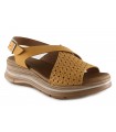 Sandalias de piel nobuck en color mostaza