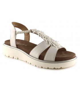 Sandalias en color crema