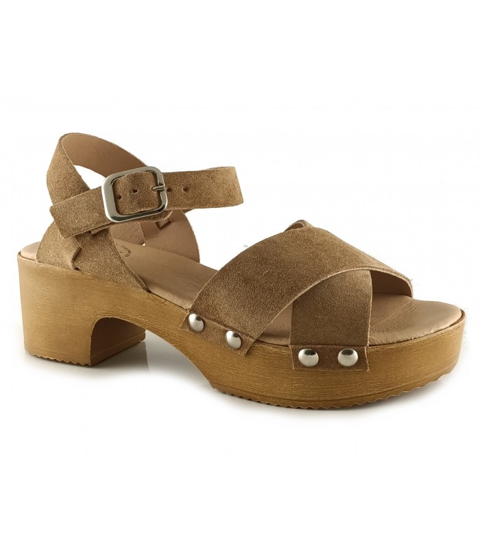 Sandalia con plataforma y tacón en piel serraje camel