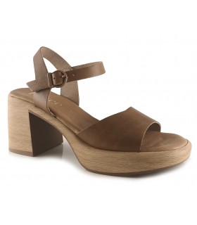 Sandalia con tacón en de piel camel