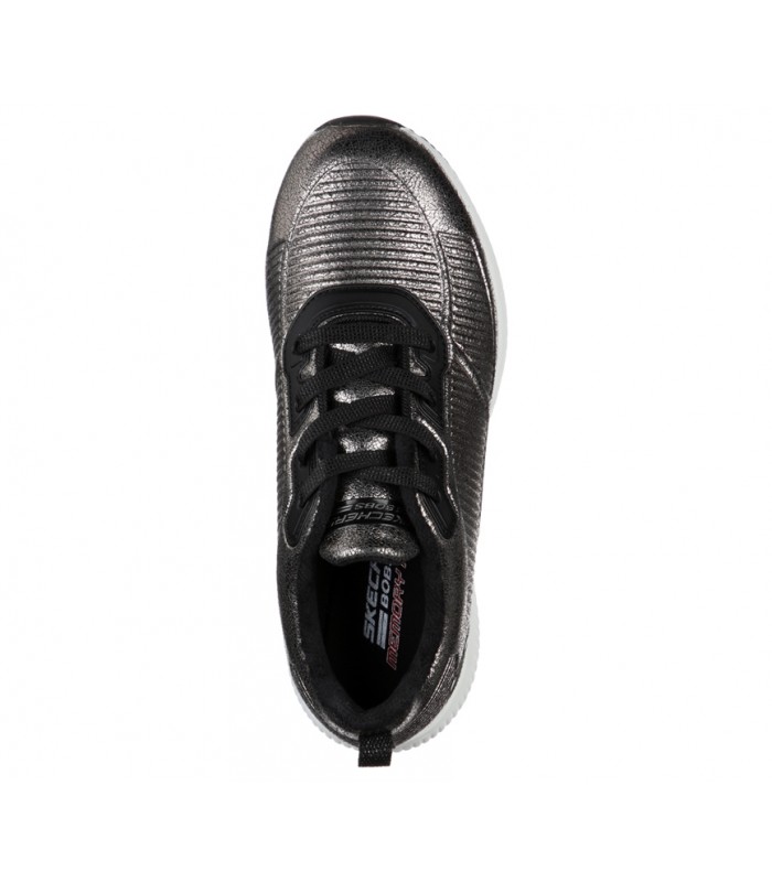 Deportivo con cordones con suela blanca