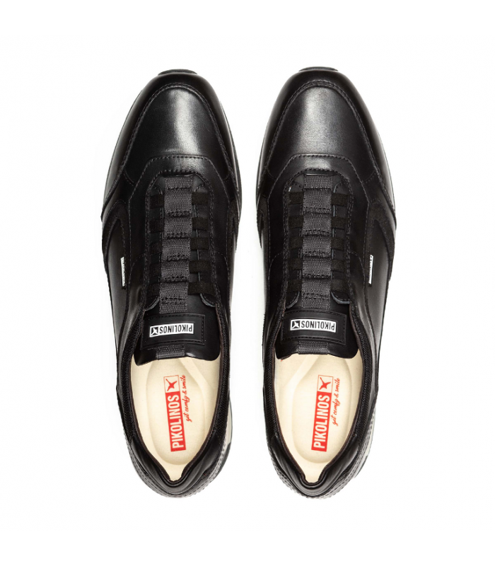 Deportivo con cordones negro