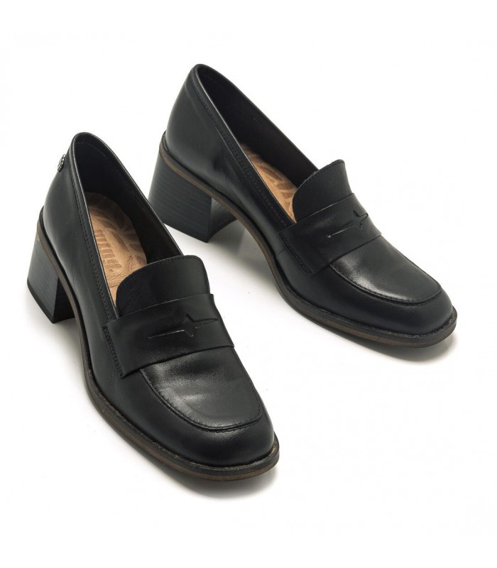 Mocasín negro de tacón