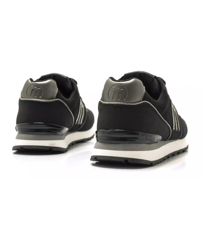 Deportivo de cordones negro