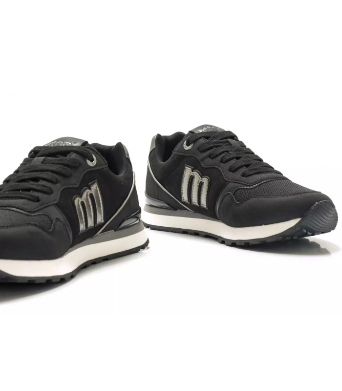 Deportivo de cordones negro