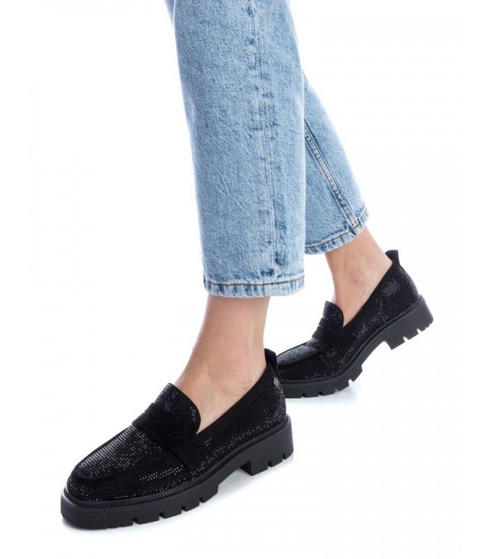 Mocasín con brillos en negro de mujer