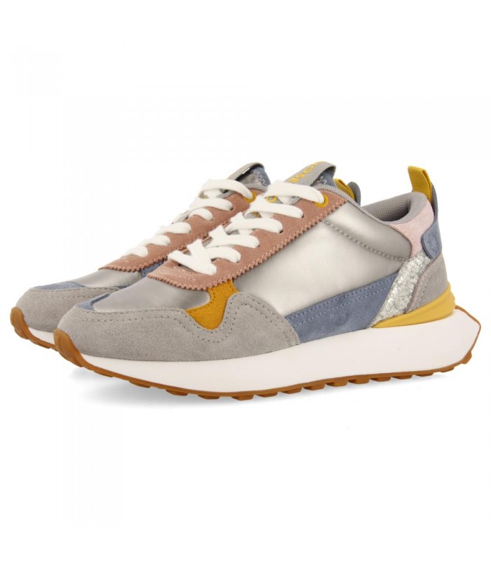 Deportivos de cordones en tonos pastel