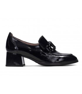 Mocasín de tacón cuadrado en piel negra