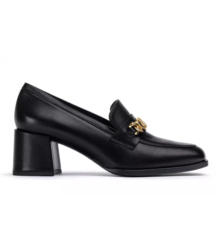 Mocasín con tacón alto en piel negra