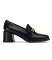 Mocasín con tacón alto en piel negra