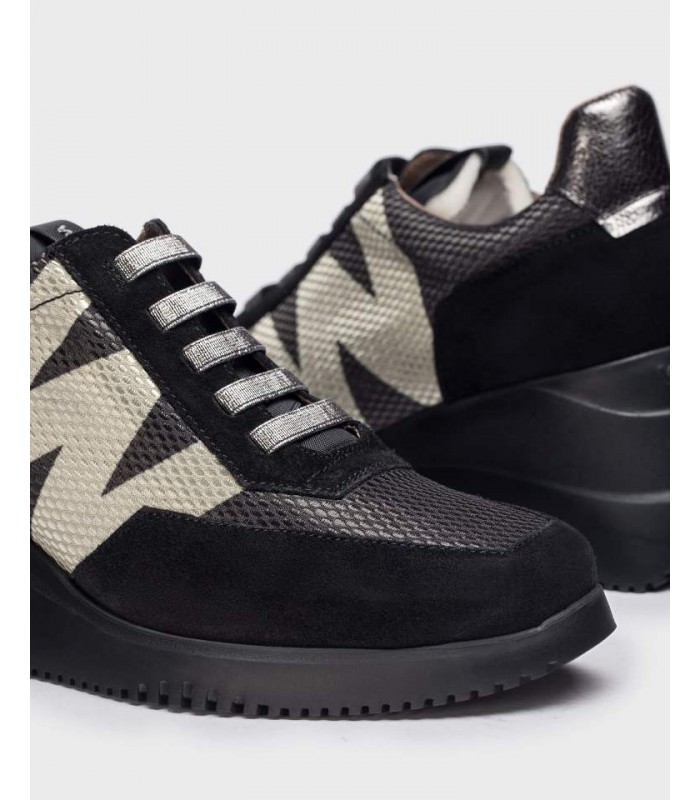 Zapato deportivo con cuña en piel negro