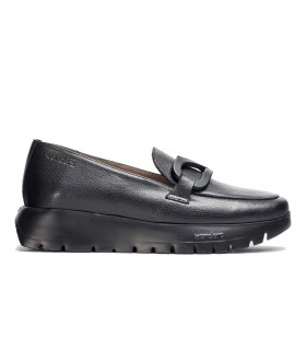 Mocasín con plataforma en piel negra
