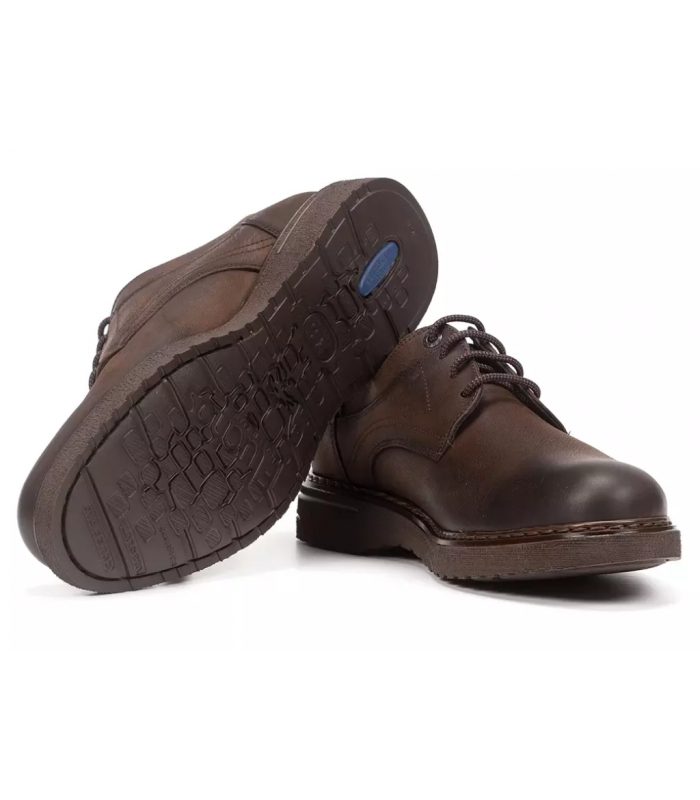 Zapato de cordones en color castaño