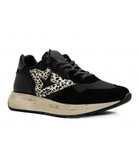 Deportivo de piel con animal print