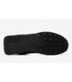 Deportivo negro con cordones