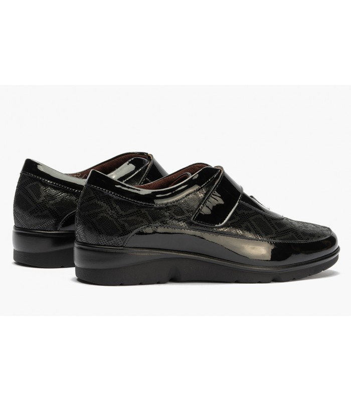Zapato de confort con velcro en color negro