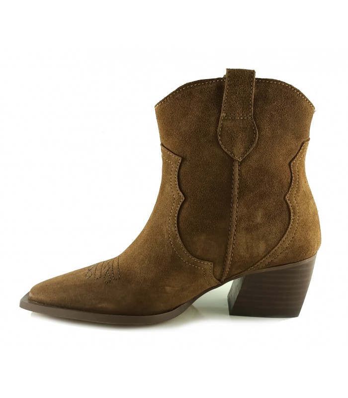 Botín de mujer estilo cowboy en piel cuero