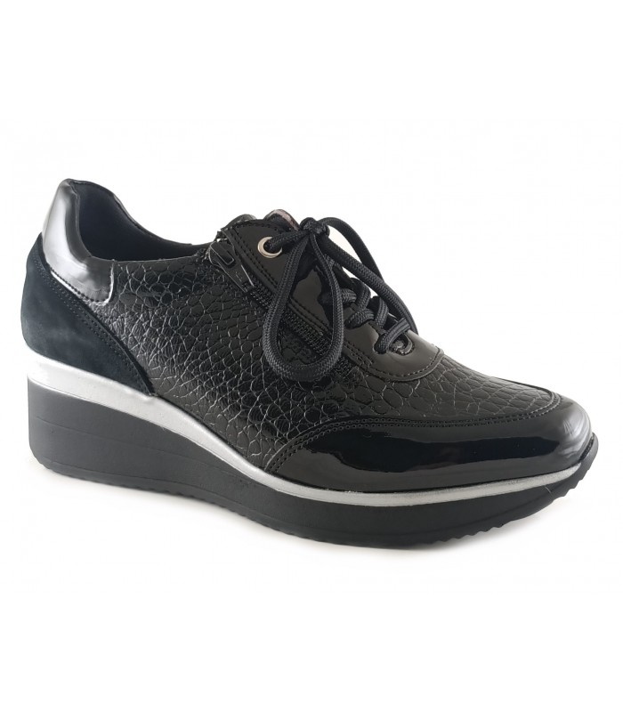 Zapato deportivo con cuña y cierre en cordones o cremallera