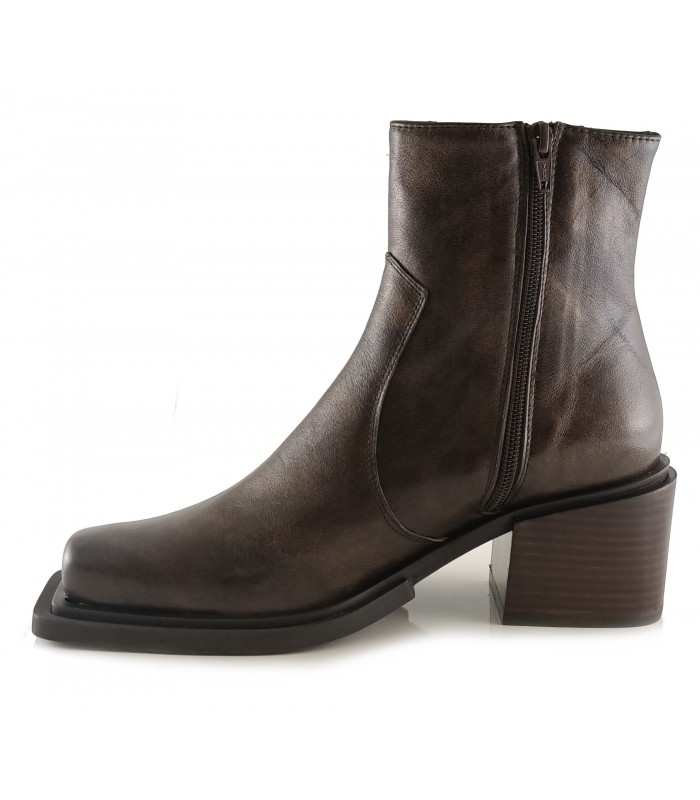 Bota campera con elásticos en piel marrón